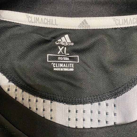 NWT XL Manchester United Commemorative Soccer Jersey - Picture 6 of 15